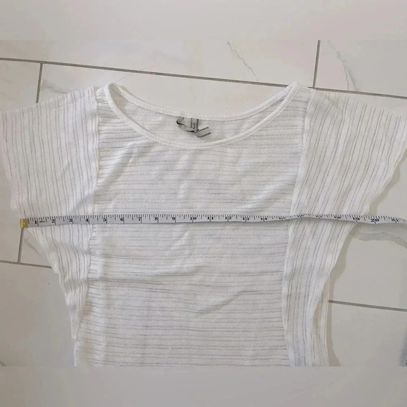GUESS Los Angelos/ White sheer knit tee-shirt/ Short sleeve/ Size US  XS - Picture 8 of 9